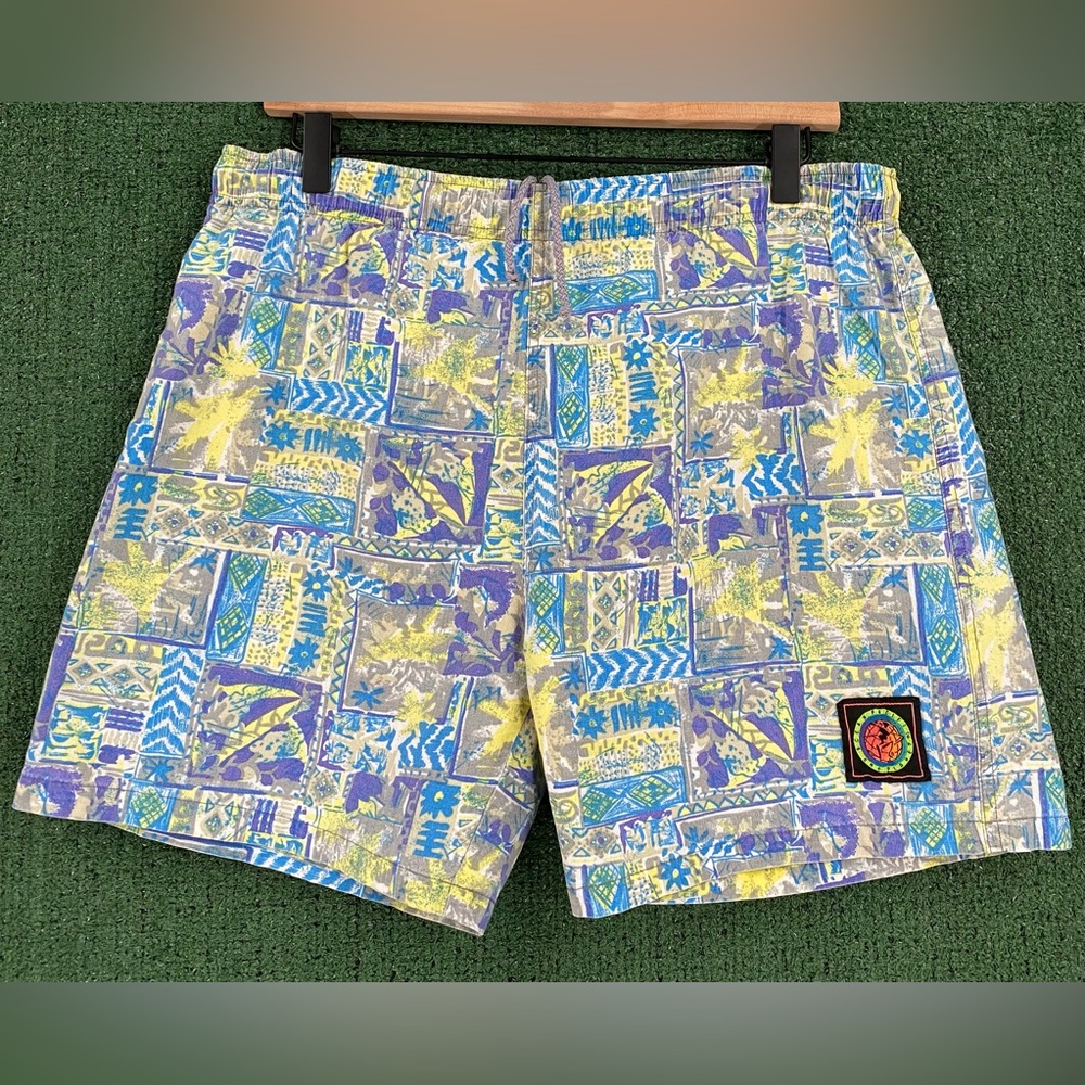 VTG 90’s OP Ocean Pacific Colorful Geometric Pattern Cotton Shorts Men’s Small